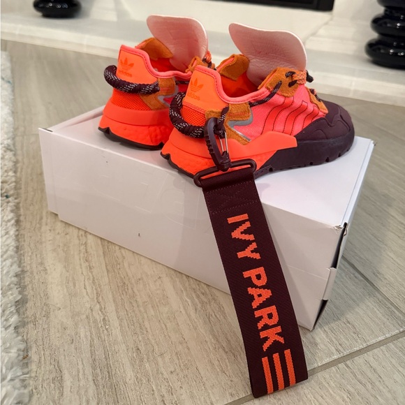 Dead stock Adidas Ivy Park Nite Jogger brand new size 7 - Picture 1 of 6